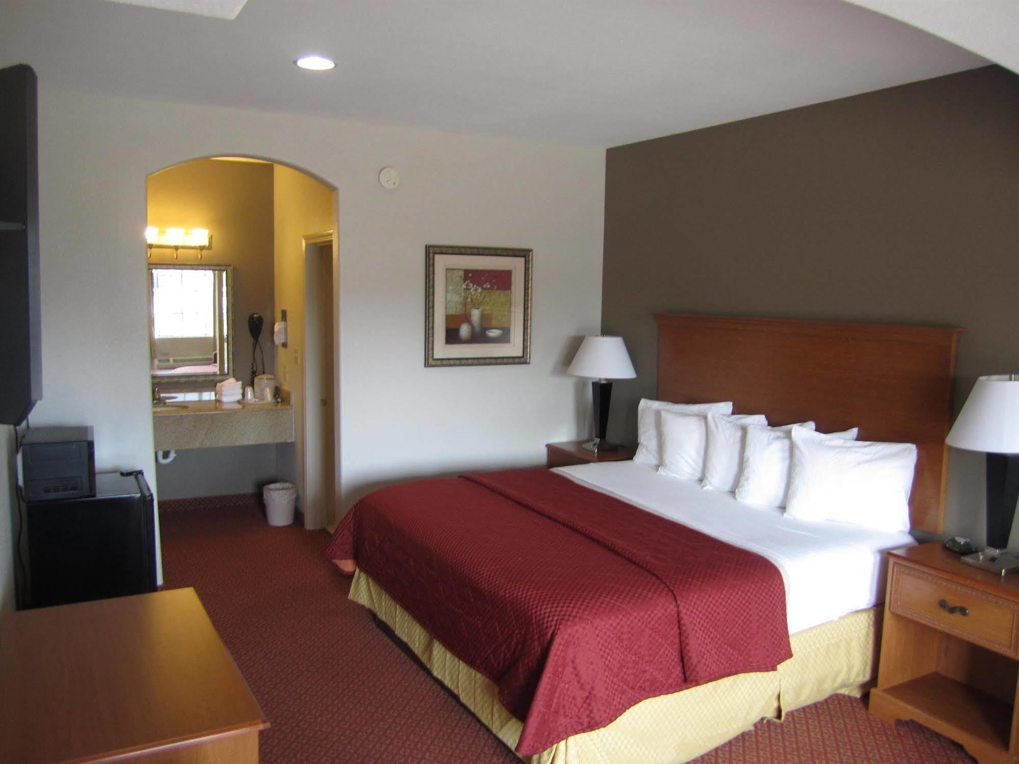 Executive Inn & Suites - Jewett Εξωτερικό φωτογραφία