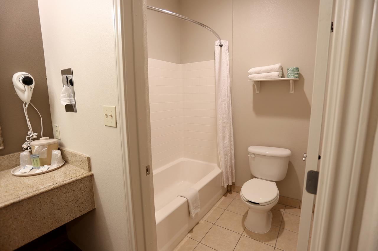 Executive Inn & Suites - Jewett Εξωτερικό φωτογραφία